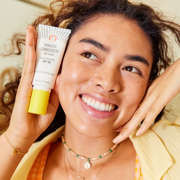 First Aid Mineral Sunscreen Zinc Oxide SPF 30 - Picture 3 of 7